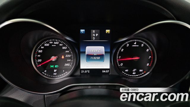 Mercedes-Benz C-Class 2018 thumb 8