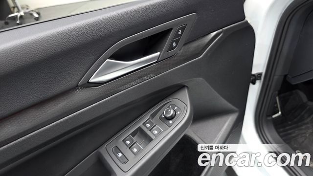 Volkswagen Golf 2023 thumb 12