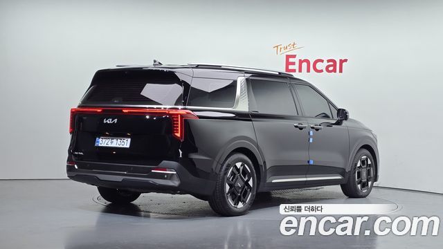Kia Carnival 2024 thumb 3