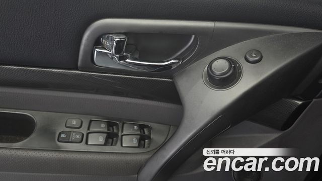 SsangYong Korando 2013 thumb 11