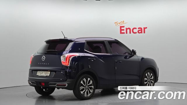 SsangYong Tivoli 2018 thumb 3