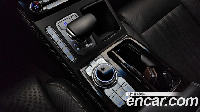 Genesis G90 2019 thumb 9