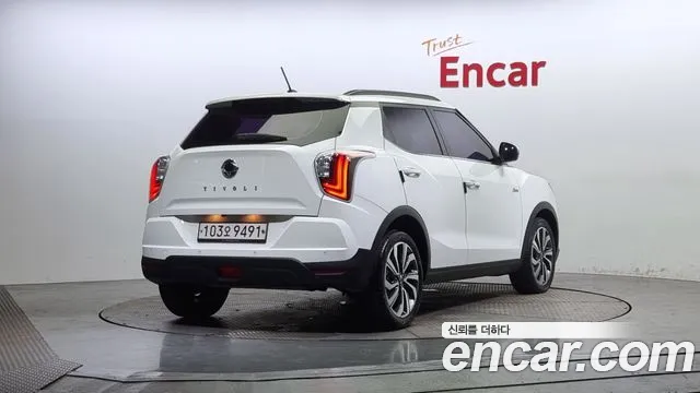 SsangYong Tivoli 2019 thumb 3