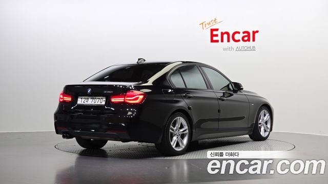 BMW 3 серии 2018 thumb 3