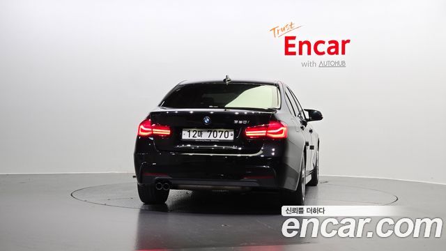 BMW 3 серии 2018 thumb 4