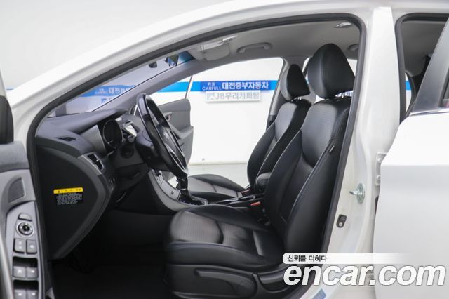 Hyundai Avante 2013 thumb 9