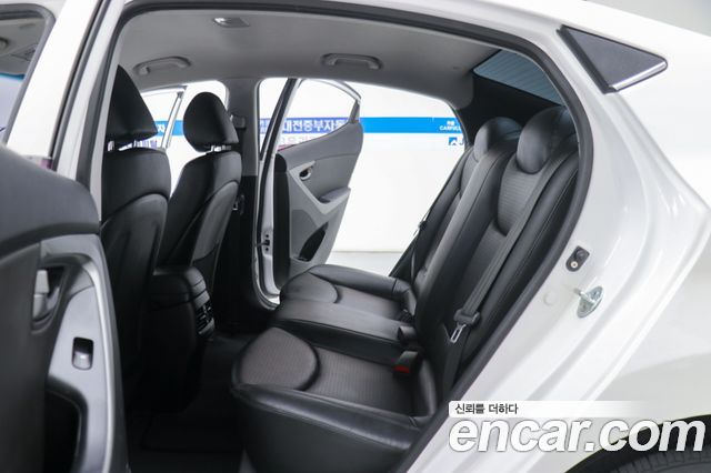 Hyundai Avante 2013 thumb 10