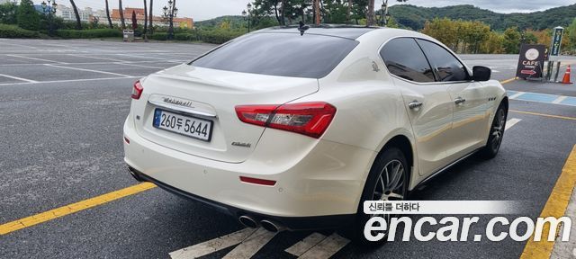 Maserati Ghibli 2014 thumb 3