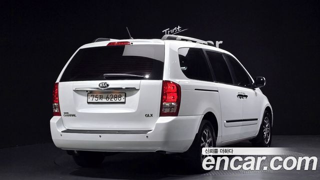 Kia Carnival 2013 thumb 3