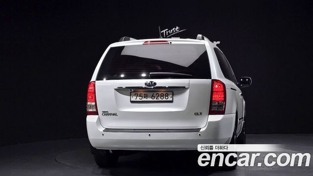 Kia Carnival 2013 thumb 5