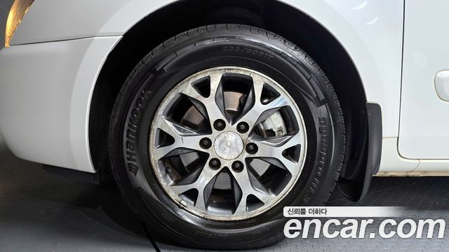 Kia Carnival 2013 thumb 6