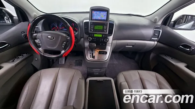 Kia Carnival 2013 thumb 12
