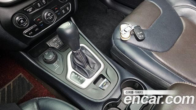 Jeep Cherokee 2015 thumb 10