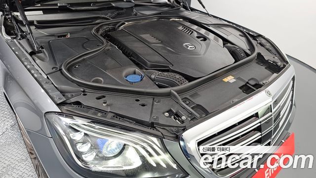 Mercedes-Benz S-Class 2018 thumb 6