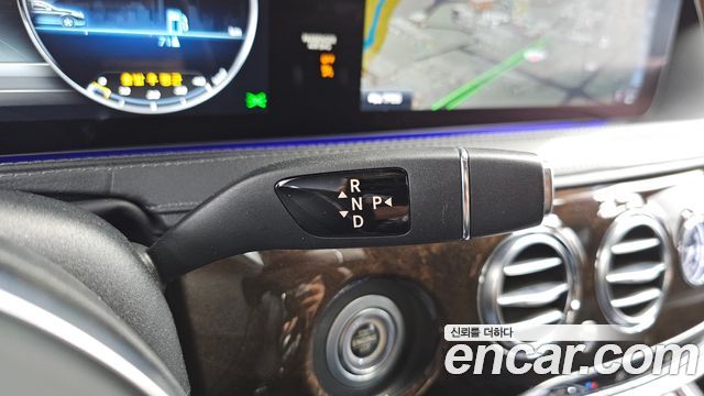 Mercedes-Benz S-Class 2018 thumb 9
