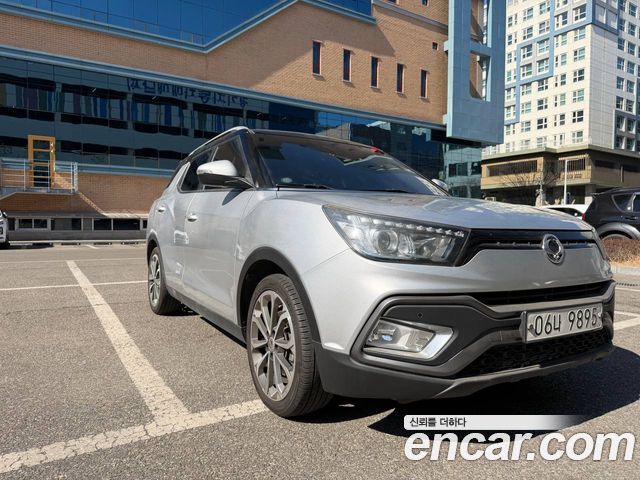 SsangYong Tivoli 2017 thumb 2