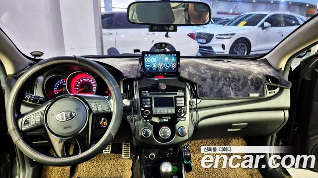 Kia Carens 2012 thumb 8