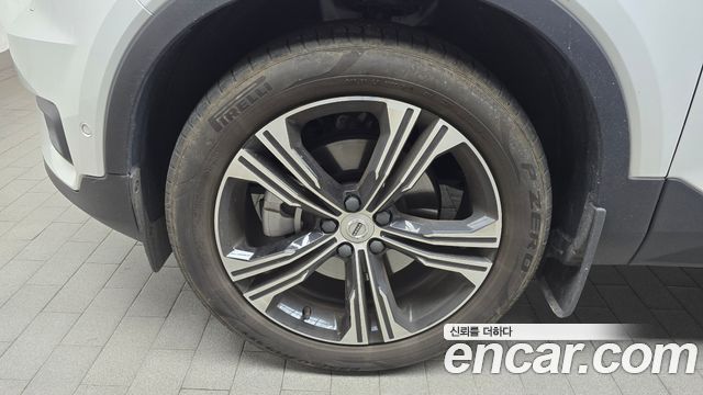 Volvo XC40 2021 thumb 5