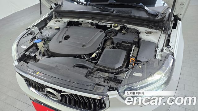 Volvo XC40 2021 thumb 6