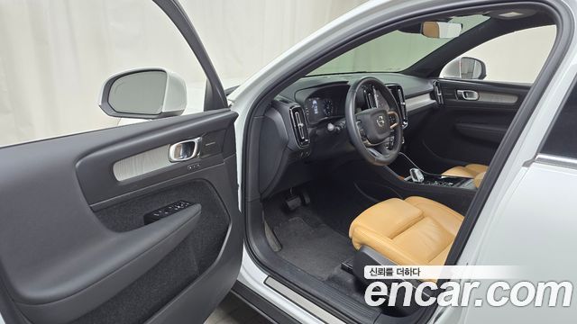 Volvo XC40 2021 thumb 10