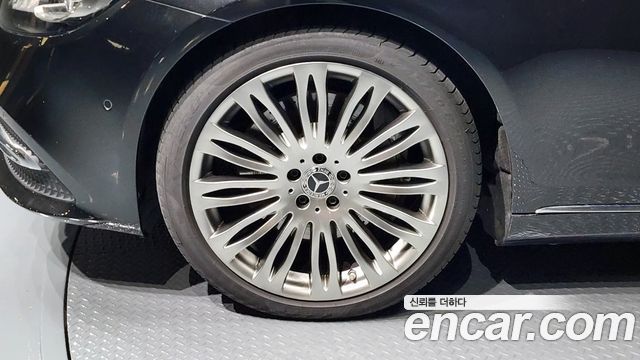 Mercedes-Benz S-Class 2018 thumb 6