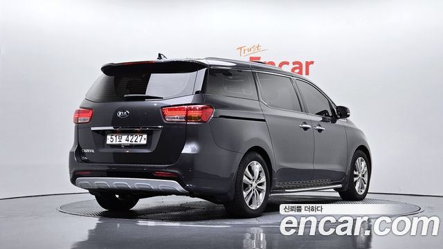Kia Carnival 2017 thumb 3