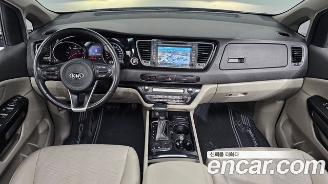 Kia Carnival 2017 thumb 8