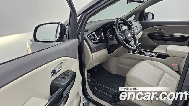 Kia Carnival 2017 thumb 12