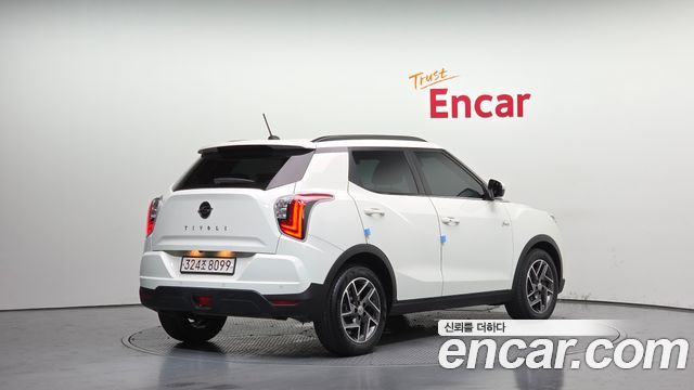 SsangYong Tivoli 2021 thumb 3