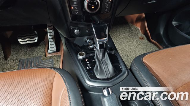 SsangYong Tivoli 2018 thumb 10