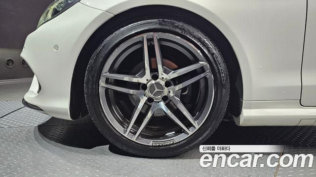 Mercedes-Benz E-Class 2014 thumb 6