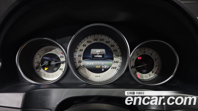 Mercedes-Benz E-Class 2014 thumb 9