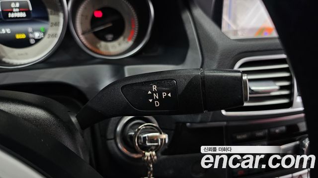 Mercedes-Benz E-Class 2014 thumb 10