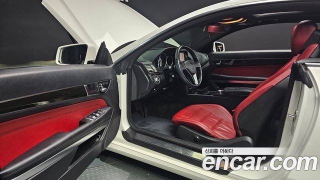 Mercedes-Benz E-Class 2014 thumb 12