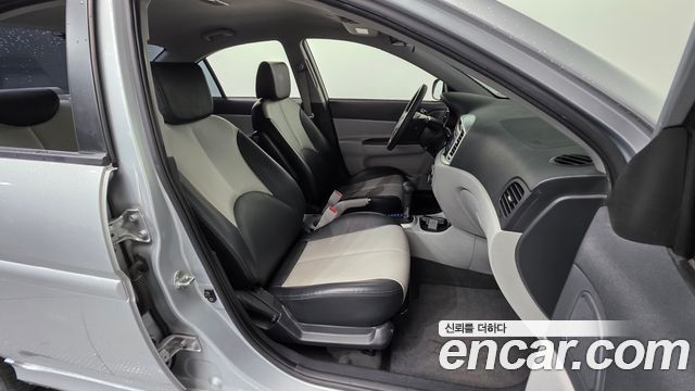 Hyundai Verna 2009 thumb 11