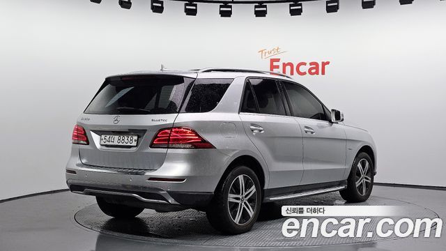 Mercedes-Benz M-Class 2012 thumb 3