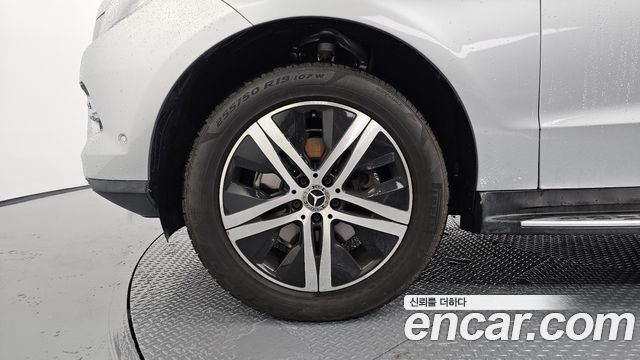 Mercedes-Benz M-Class 2012 thumb 6
