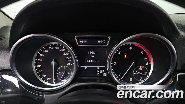 Mercedes-Benz M-Class 2012 thumb 8