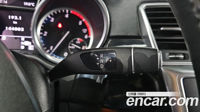 Mercedes-Benz M-Class 2012 thumb 9