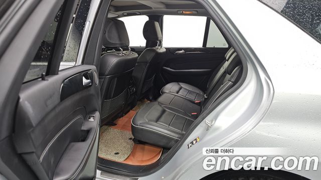 Mercedes-Benz M-Class 2012 thumb 12
