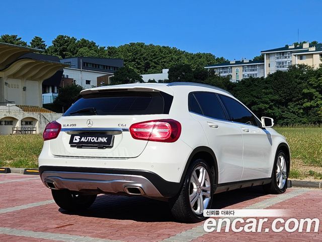 Mercedes-Benz GLA 2015 thumb 3
