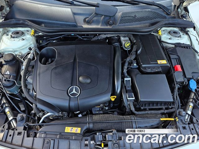 Mercedes-Benz GLA 2015 thumb 6