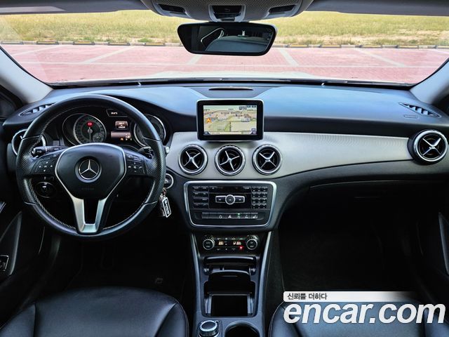 Mercedes-Benz GLA 2015 thumb 7