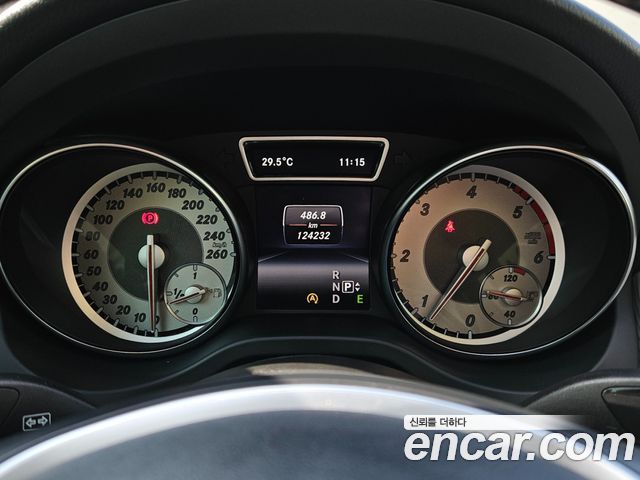 Mercedes-Benz GLA 2015 thumb 8