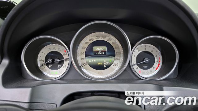 Mercedes-Benz E-Class 2014 thumb 9