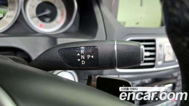 Mercedes-Benz E-Class 2014 thumb 10