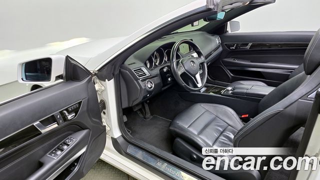 Mercedes-Benz E-Class 2014 thumb 11