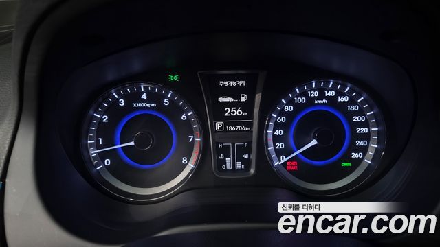 Hyundai Grandeur 2013 thumb 8
