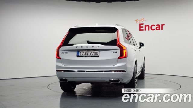 Volvo XC90 2020 thumb 4