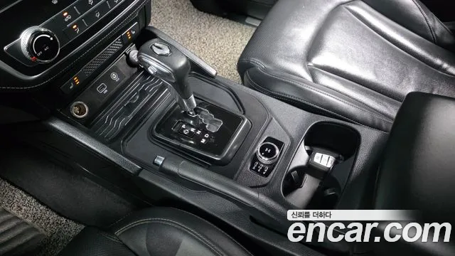 SsangYong Rexton 2019 thumb 9